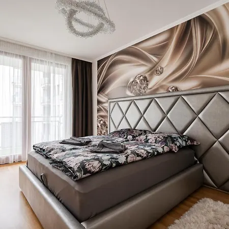 Apartament Penthouse Three Bedrooms, Three Balconies With Free Parking In Kiraly Street Budapeszt