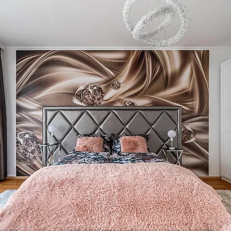 Apartament Penthouse Three Bedrooms, Three Balconies With Free Parking In Kiraly Street *