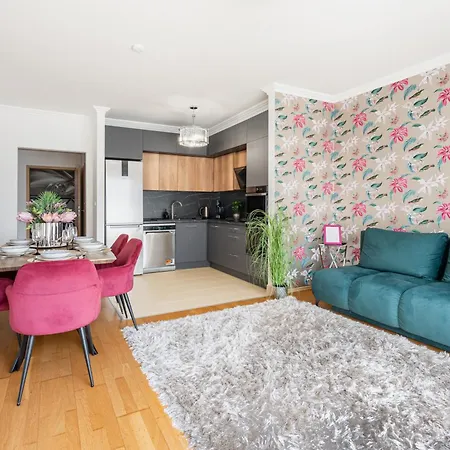Apartament Penthouse Three Bedrooms, Three Balconies With Free Parking In Kiraly Street Budapeszt