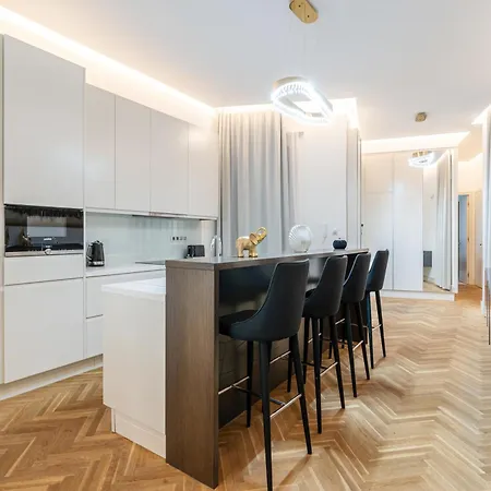 Lägenhet Four Bedrooms Luxury Design At Fashion Street *