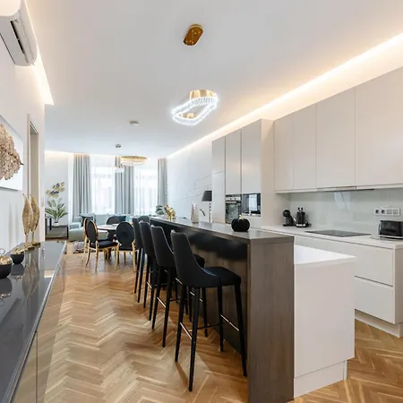 Four Bedrooms Luxury Design At Fashion Street Budapest