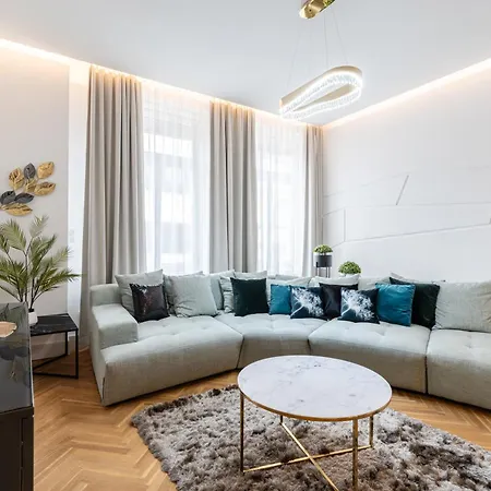 Lägenhet Four Bedrooms Luxury Design At Fashion Street *