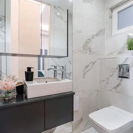 Four Bedrooms Luxury Design At Fashion Street Appartamento Budapest