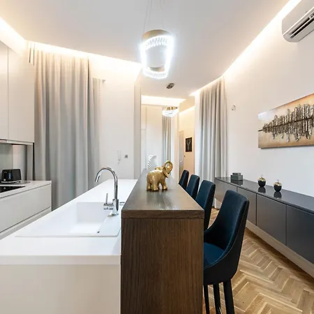 Four Bedrooms Luxury Design At Fashion Street Lägenhet *